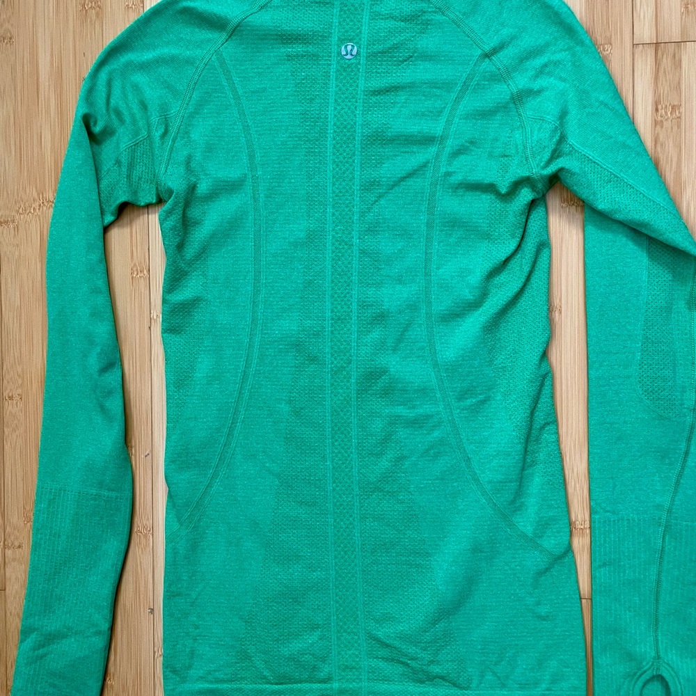 Lululemon swiftly tech long sleeve top size 4